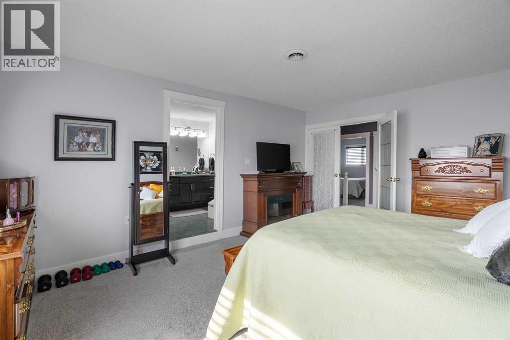 125 Whiteoak Garden, Fort McMurray