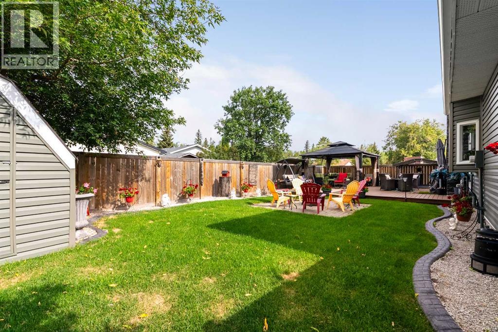 125 Whiteoak Garden, Fort McMurray