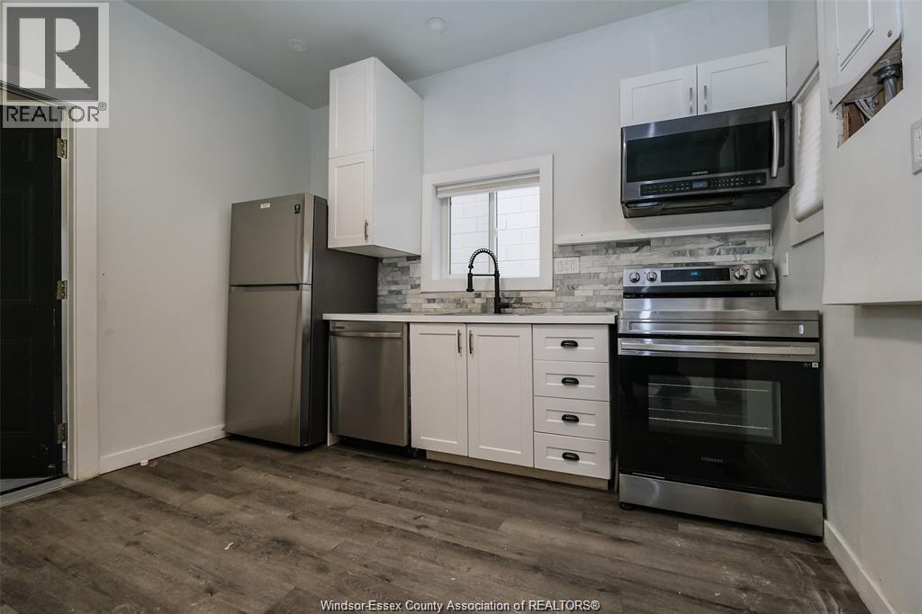 Photo 4 of 588 Caron Avenue, Windsor ON