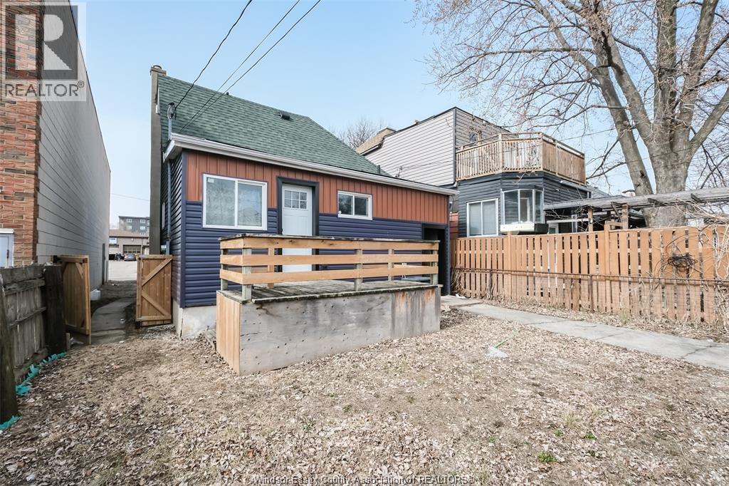 Photo 8 of 588 Caron Avenue, Windsor ON