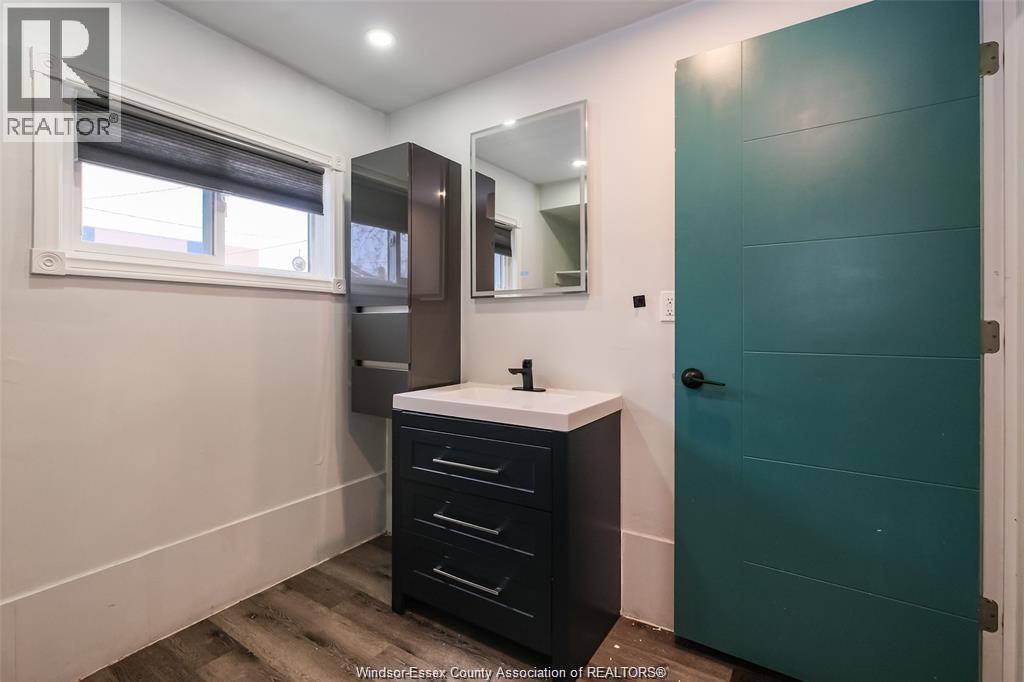 Photo 6 of 588 Caron Avenue, Windsor ON