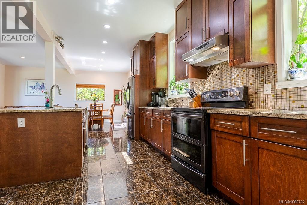 4572 Cordova Bay Rd, Saanich