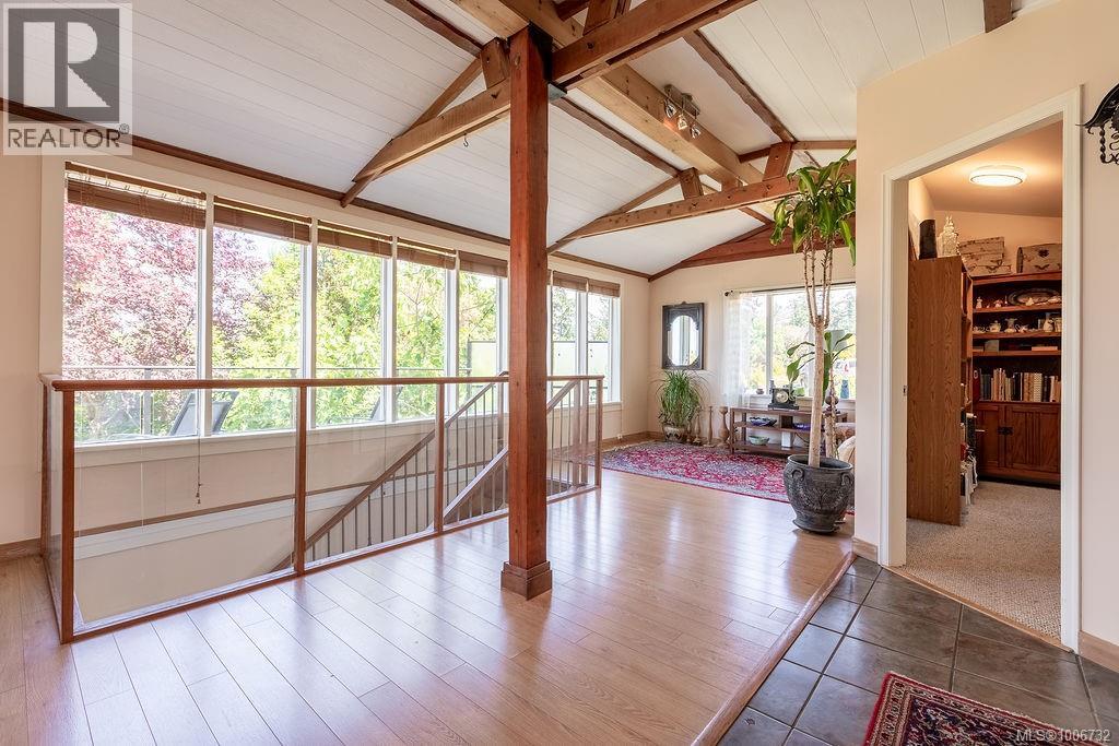4572 Cordova Bay Rd, Saanich