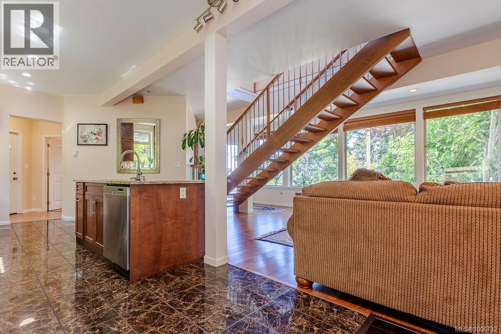4572 Cordova Bay Rd, Saanich