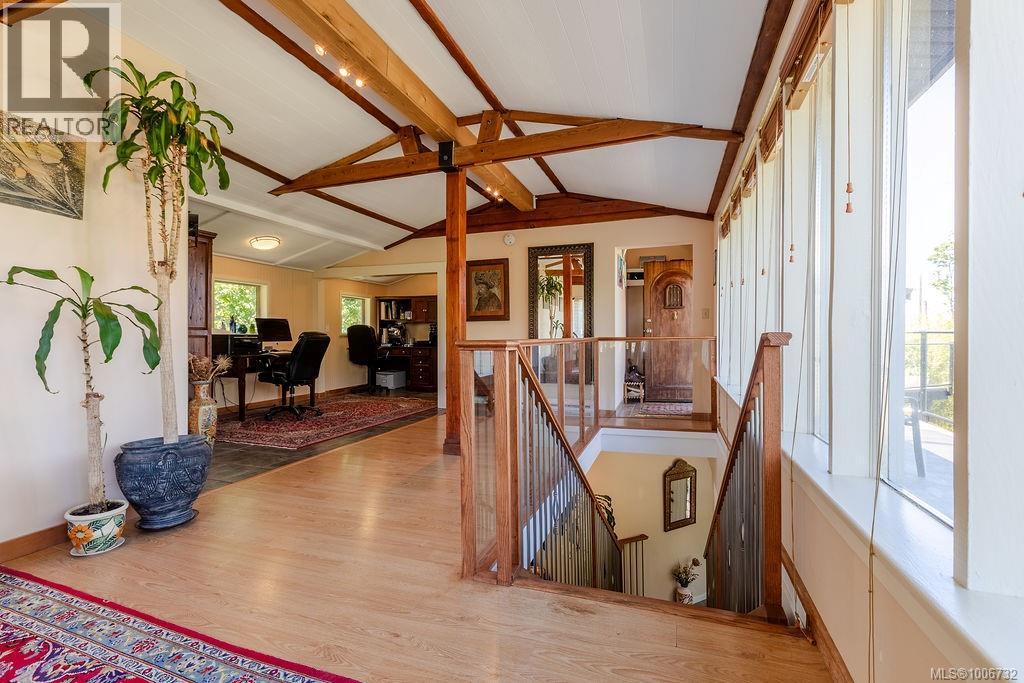 4572 Cordova Bay Rd, Saanich