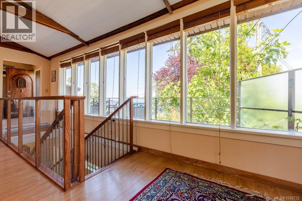 4572 Cordova Bay Rd, Saanich