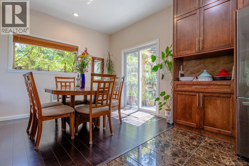 4572 Cordova Bay Rd, Saanich
