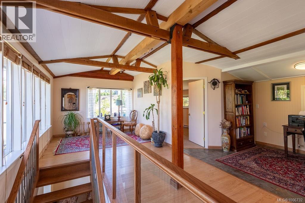 4572 Cordova Bay Rd, Saanich