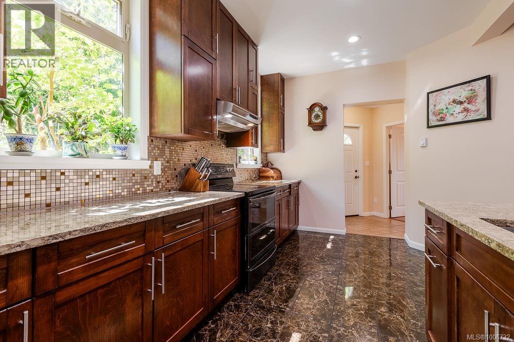4572 Cordova Bay Rd, Saanich