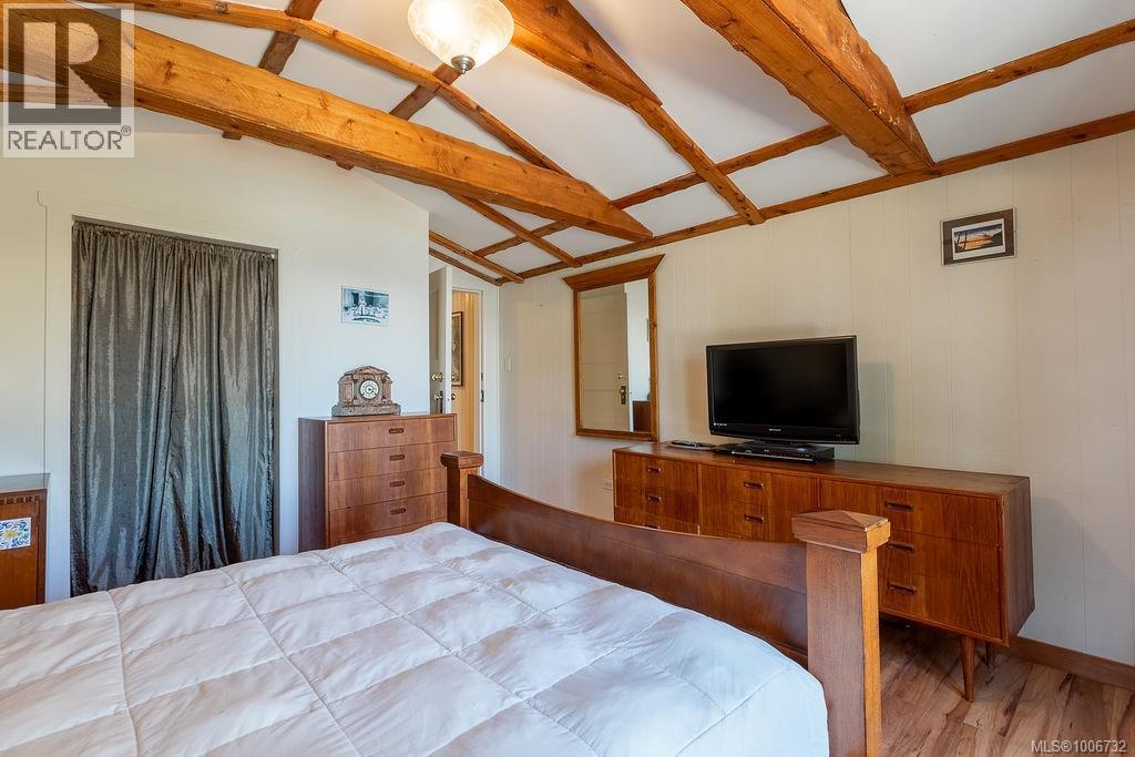 4572 Cordova Bay Rd, Saanich