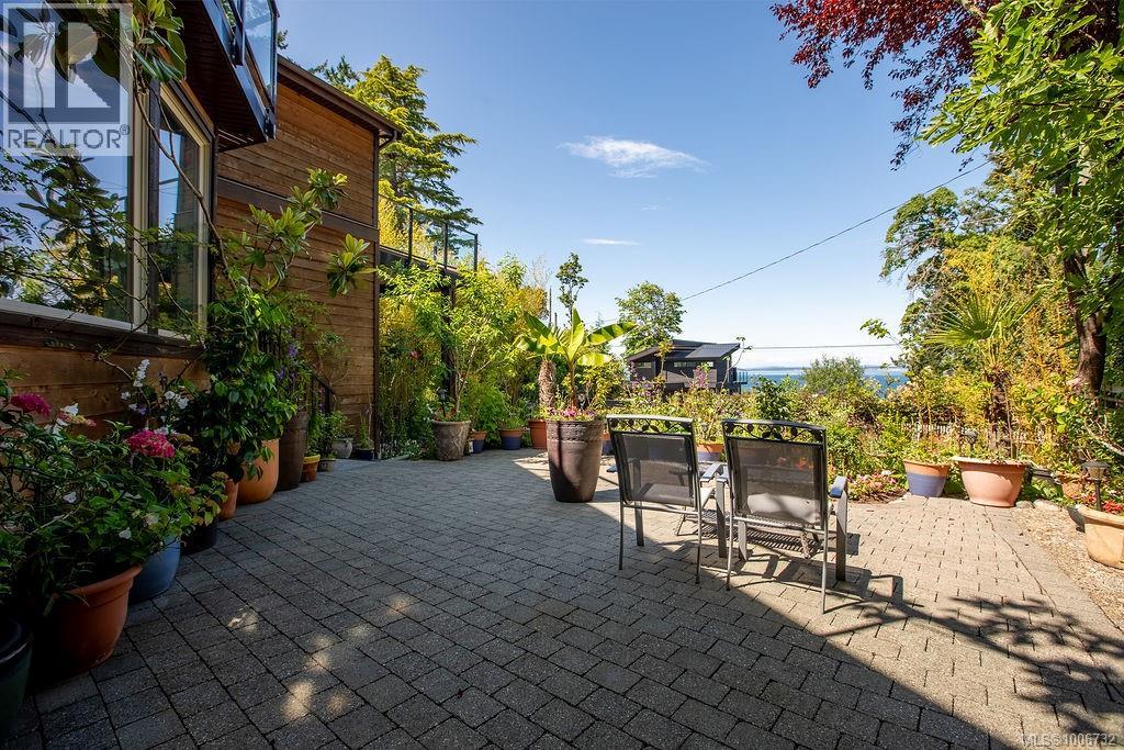 4572 Cordova Bay Rd, Saanich