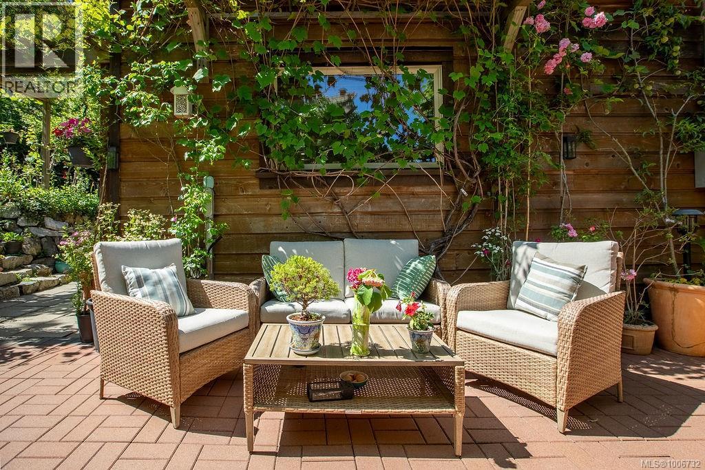 4572 Cordova Bay Rd, Saanich