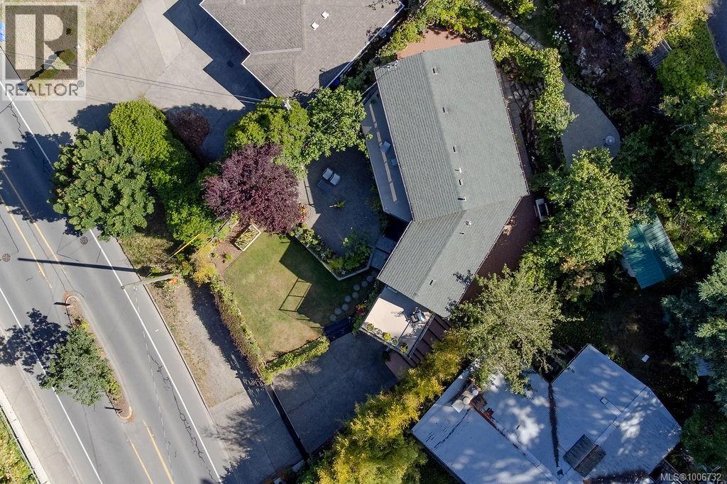 4572 Cordova Bay Rd, Saanich
