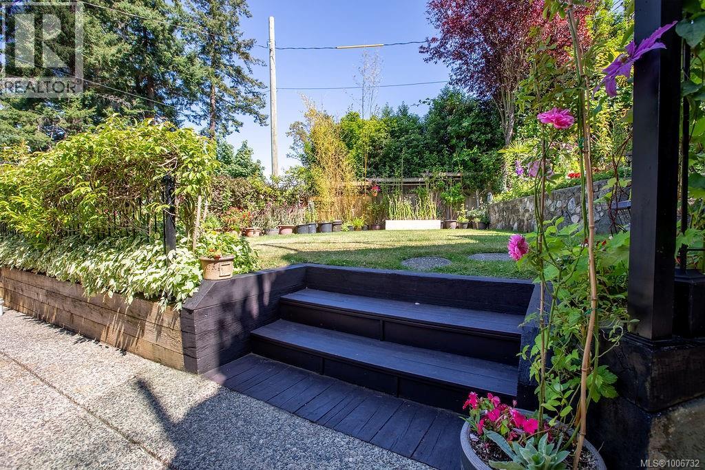 4572 Cordova Bay Rd, Saanich