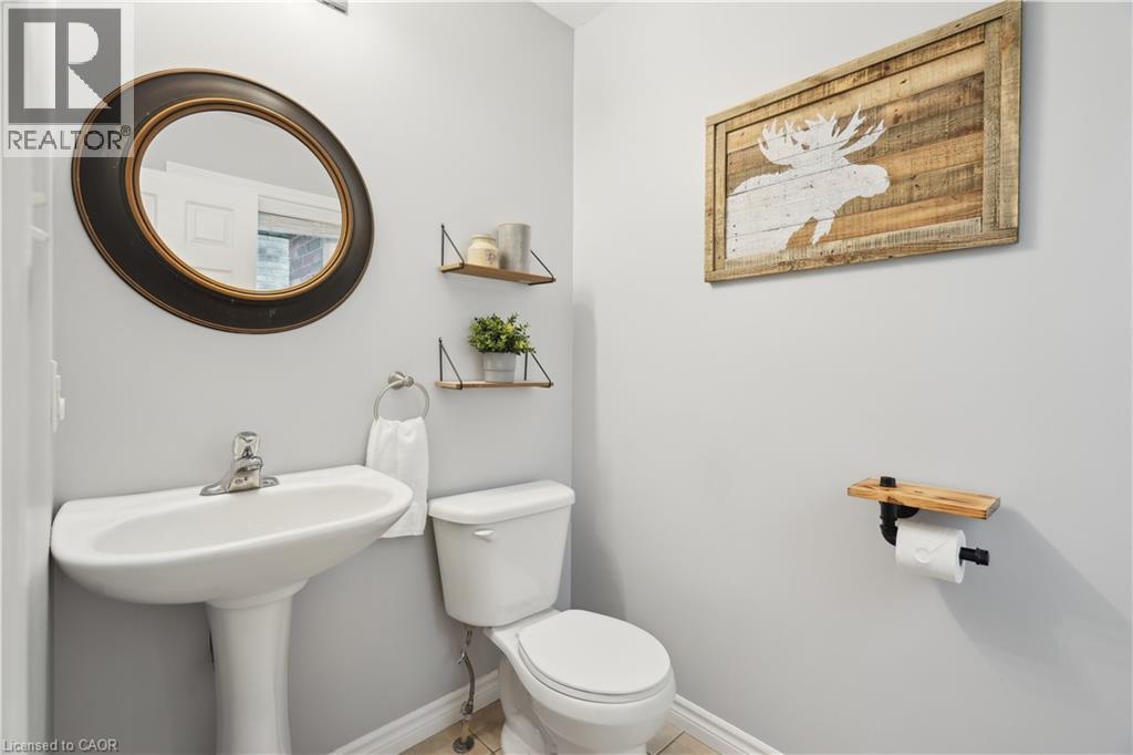 Photo 11 of 180 Coker Crescent Crescent, Rockwood ON