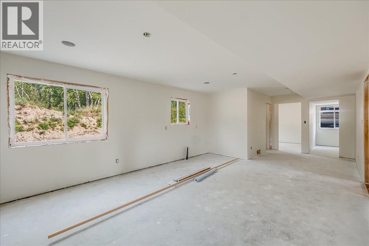 3728 TOBA Road, Castlegar