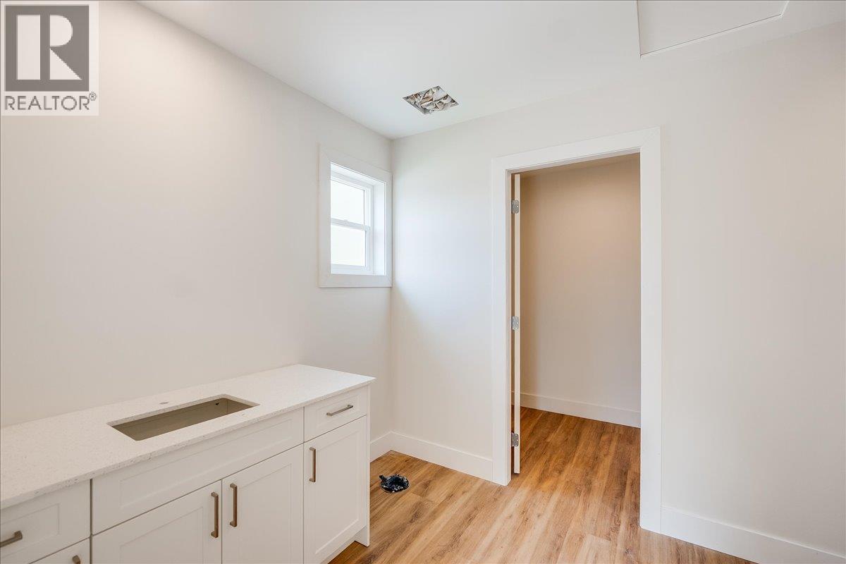 3728 TOBA Road, Castlegar
