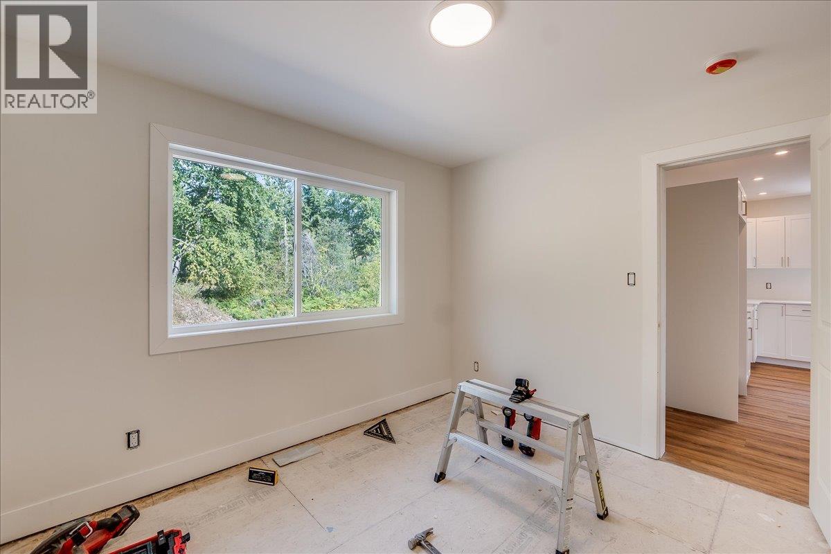 3728 TOBA Road, Castlegar