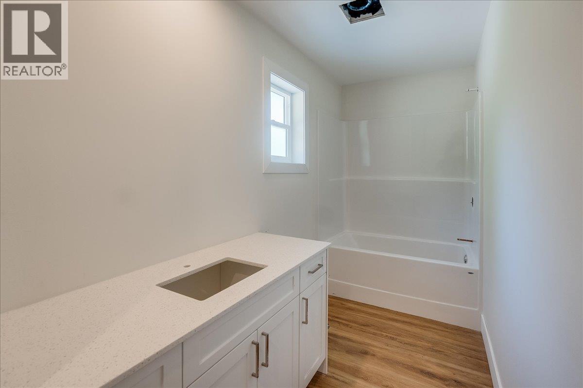 3728 TOBA Road, Castlegar