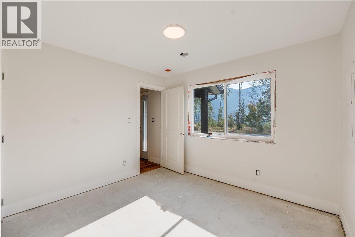 3728 TOBA Road, Castlegar