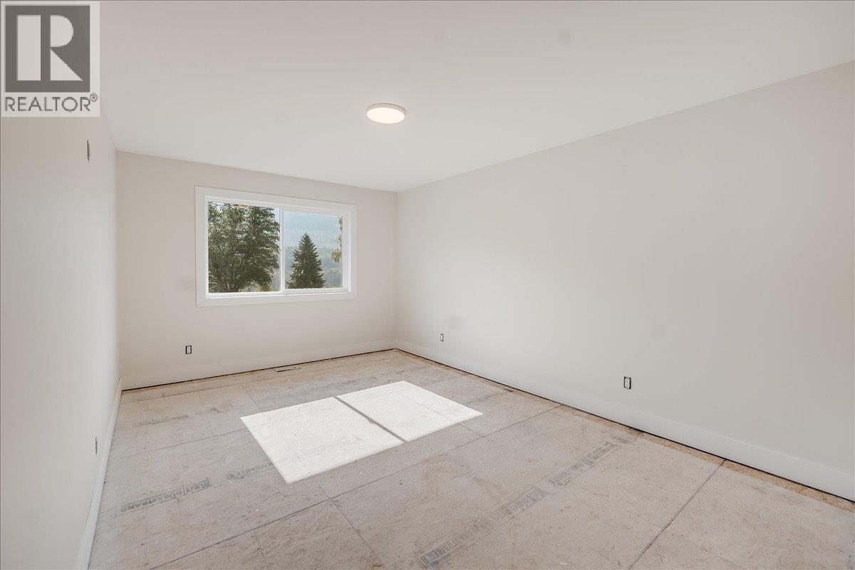 3728 TOBA Road, Castlegar