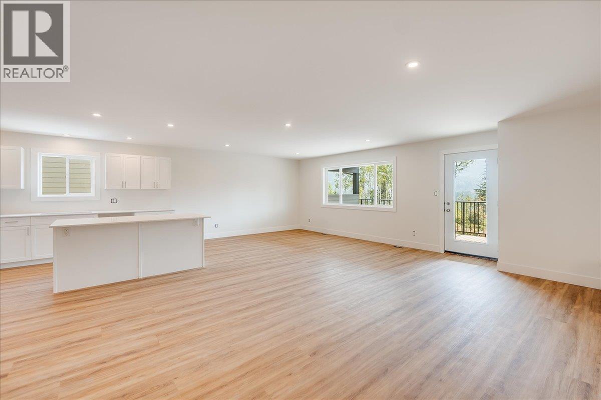 3728 TOBA Road, Castlegar
