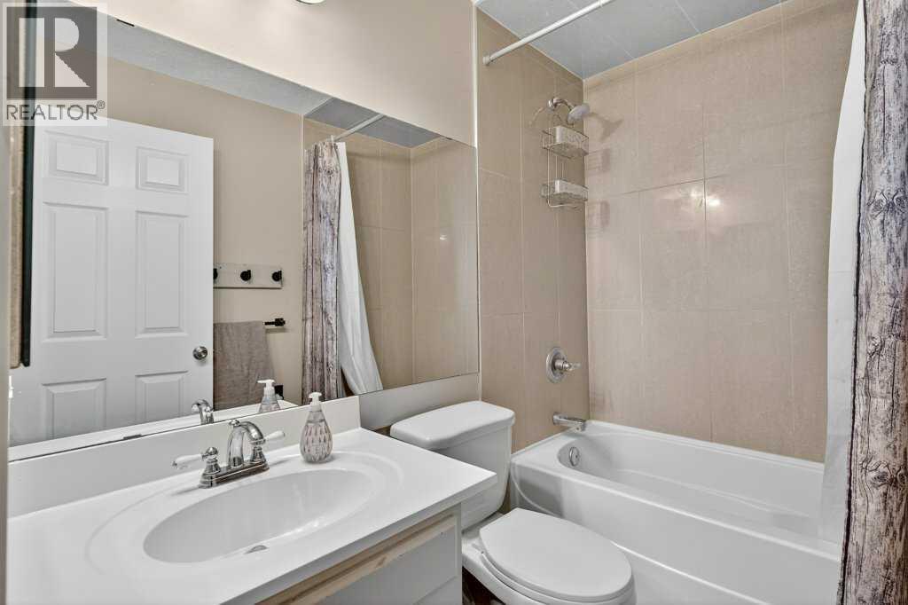 Photo 21 of 7 Strathearn Rise Sw, Calgary AB