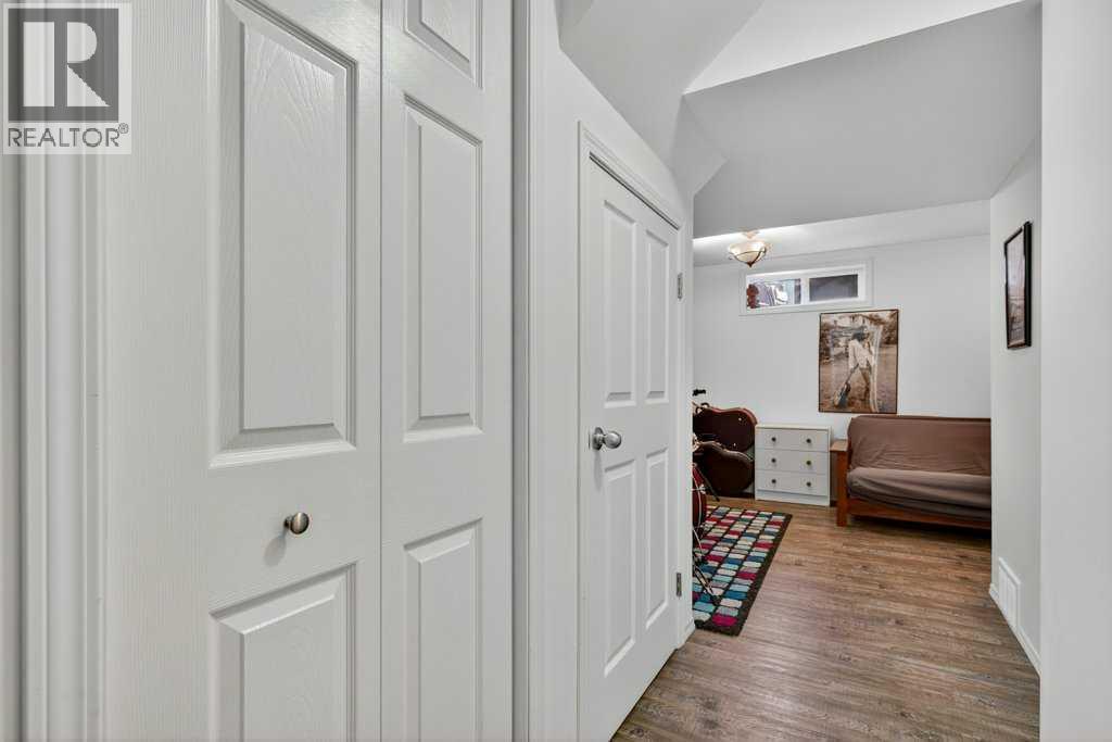 Photo 32 of 7 Strathearn Rise Sw, Calgary AB
