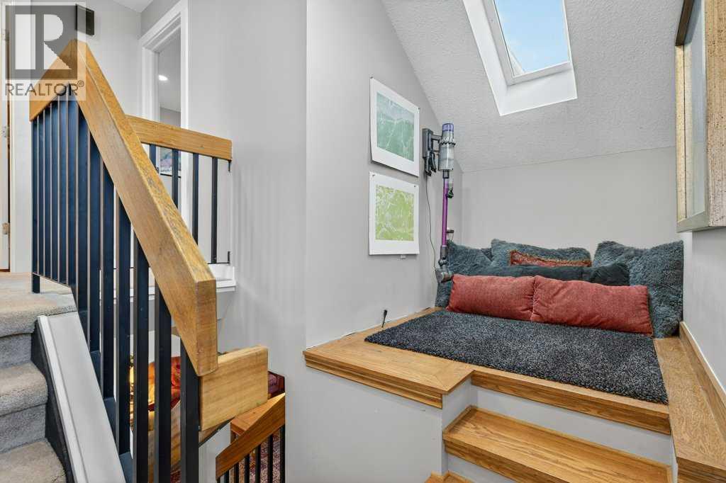 Photo 16 of 7 Strathearn Rise Sw, Calgary AB