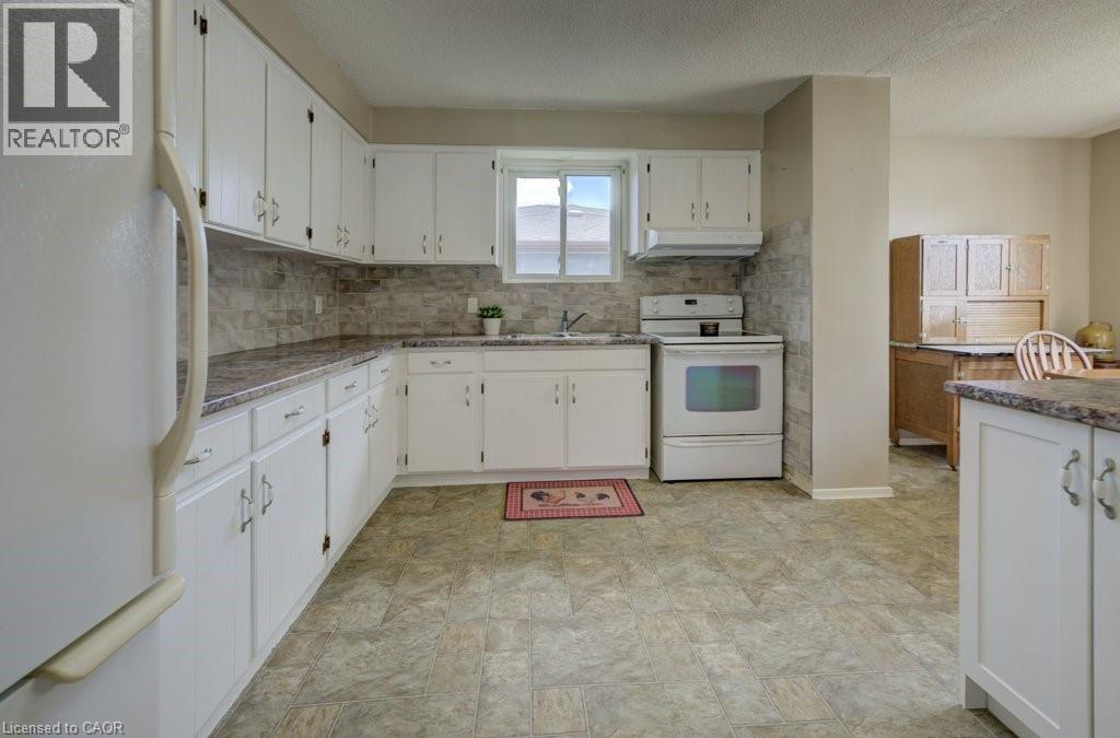Photo 19 of 410 Louise Avenue N, Listowel ON