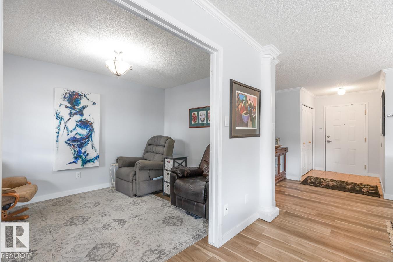Photo 12 of 103 17151 94 A Av Nw, Edmonton AB