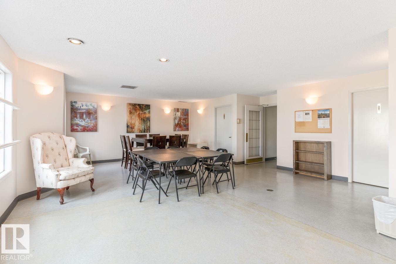Photo 27 of 103 17151 94 A Av Nw, Edmonton AB