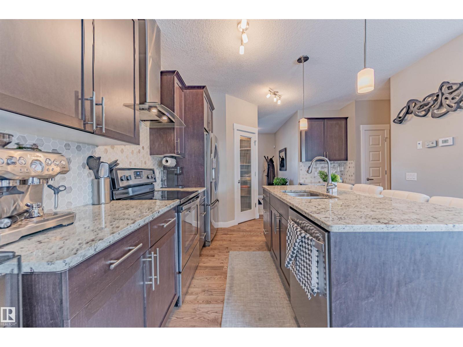 Photo 10 of 16824 65 St Nw, Edmonton AB