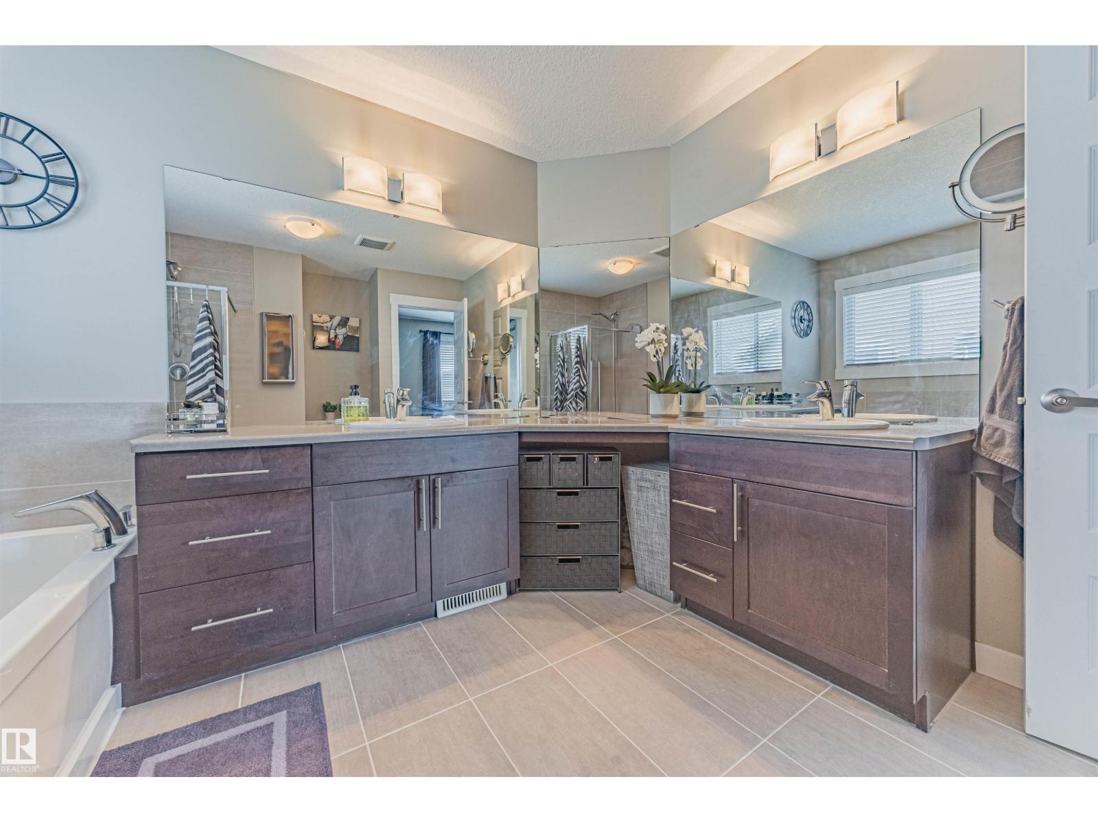 Photo 21 of 16824 65 St Nw, Edmonton AB