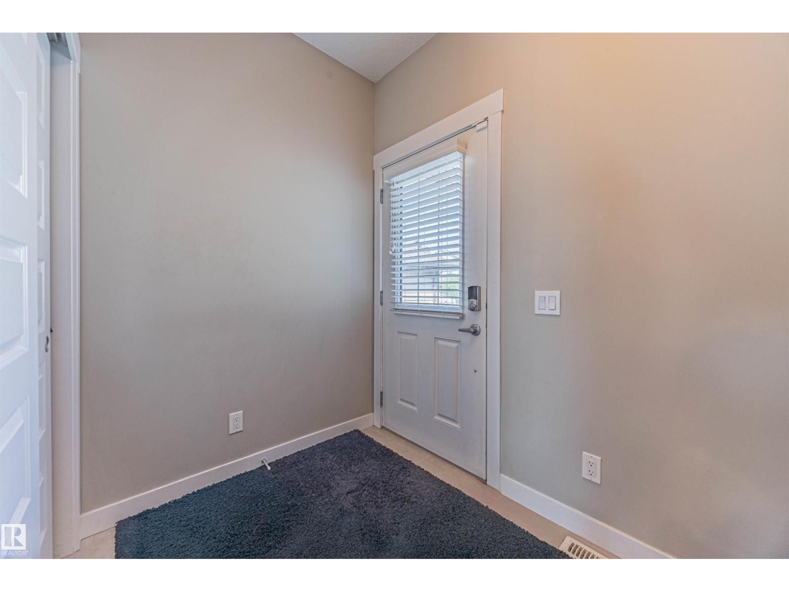 Photo 5 of 16824 65 St Nw, Edmonton AB