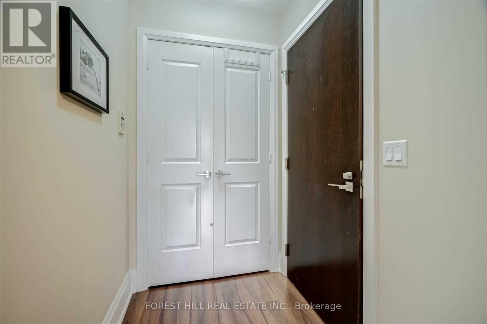 Photo 2 of 301 100 Harrison Garden Boulevard, Toronto ON