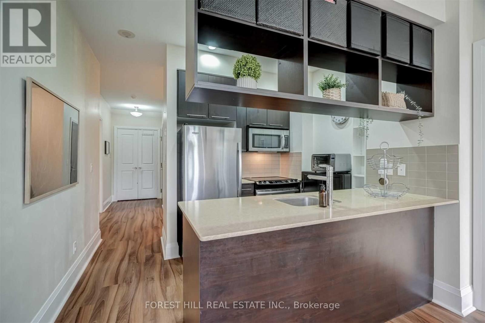 Photo 4 of 301 100 Harrison Garden Boulevard, Toronto ON