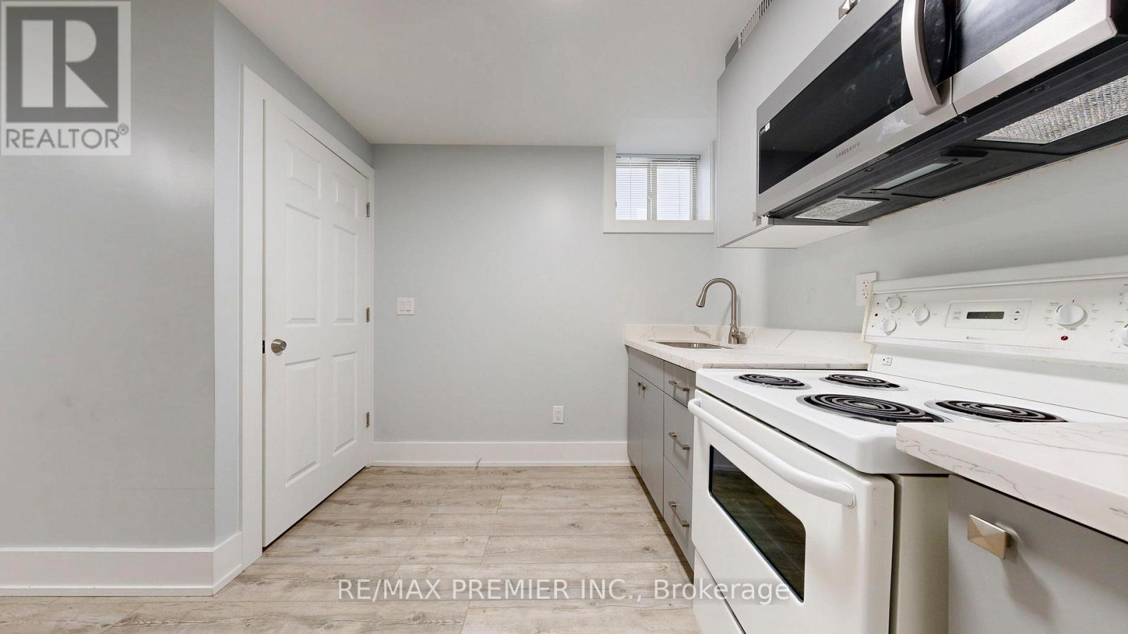 Photo 15 of 32 Amherst Avenue, Toronto ON