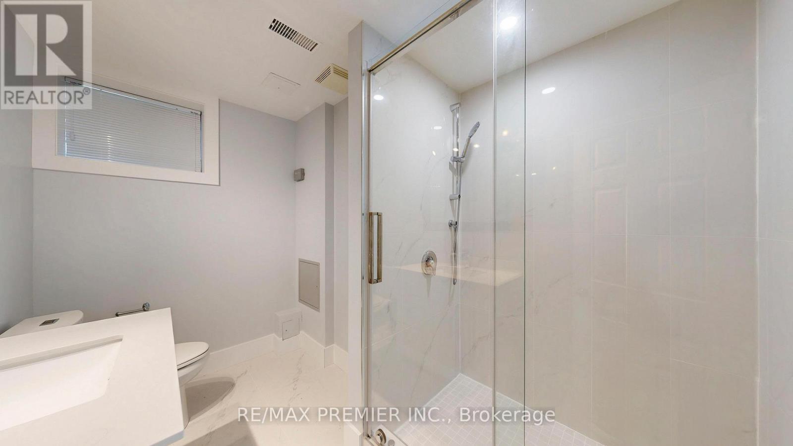 Photo 19 of 32 Amherst Avenue, Toronto ON