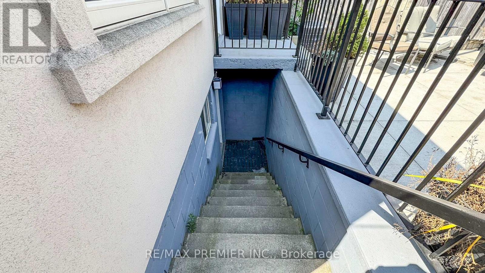 Photo 4 of 32 Amherst Avenue, Toronto ON