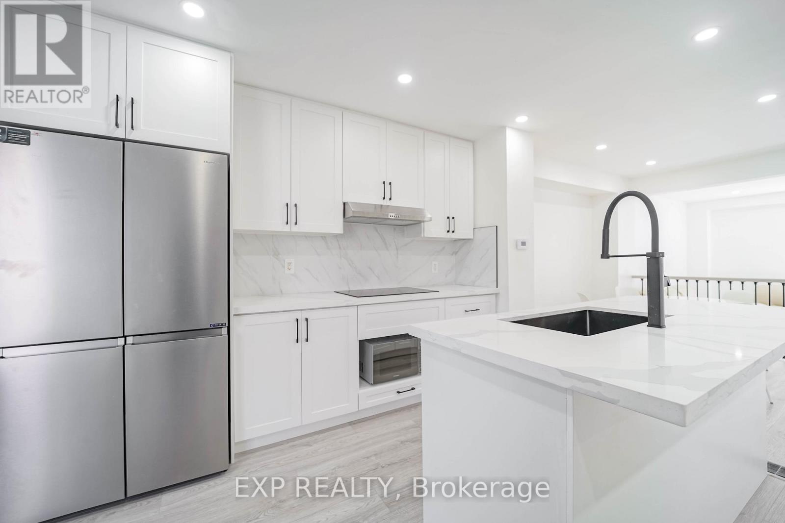 Photo 19 of 25 Nabob Crescent, Toronto ON