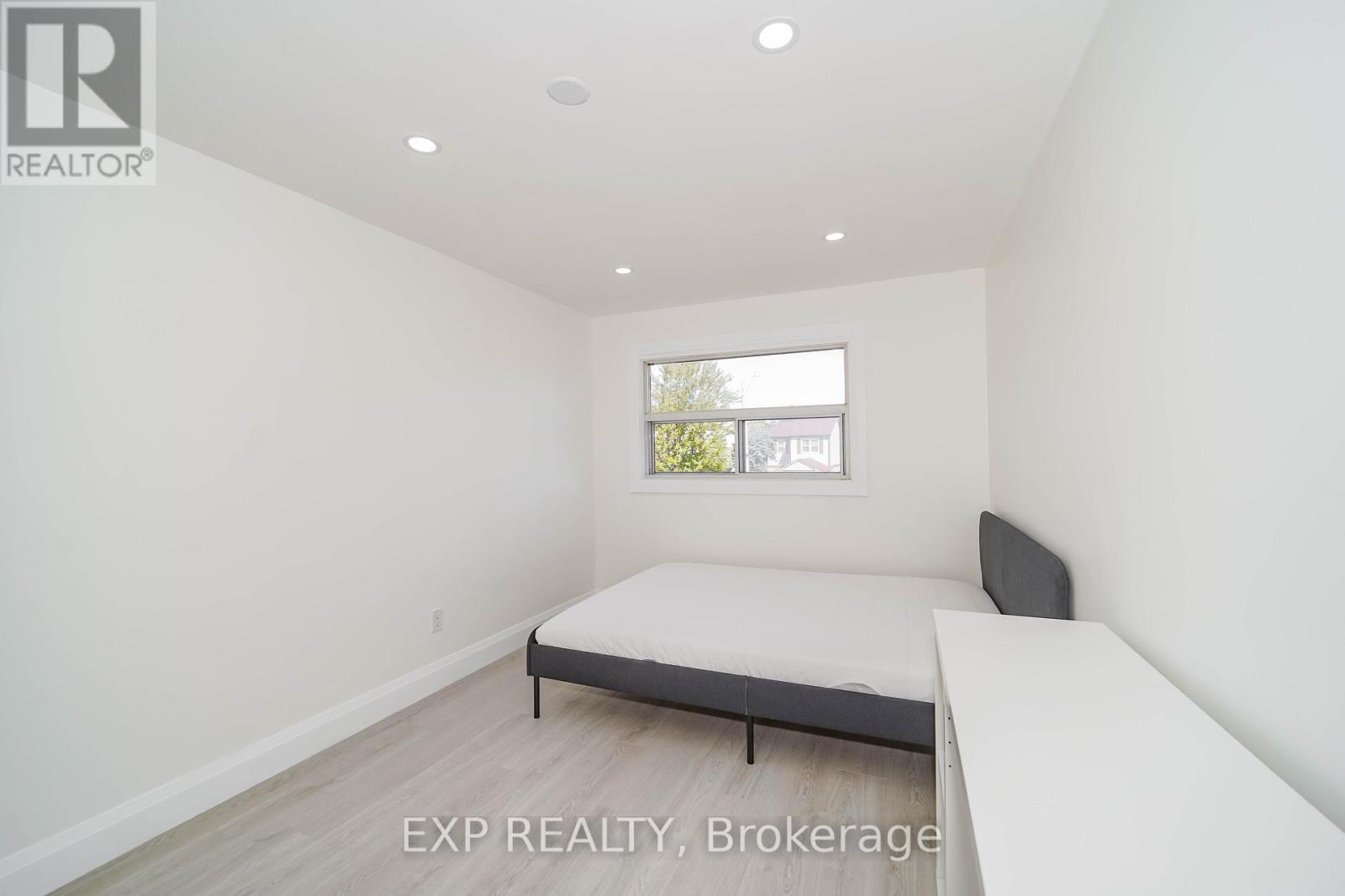Photo 23 of 25 Nabob Crescent, Toronto ON