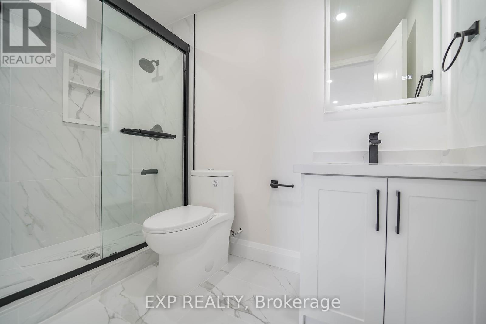 Photo 33 of 25 Nabob Crescent, Toronto ON