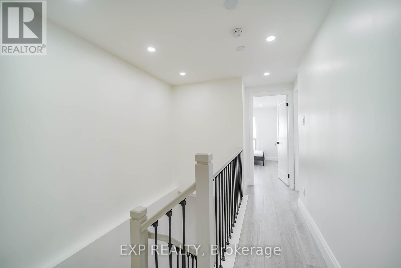 Photo 37 of 25 Nabob Crescent, Toronto ON