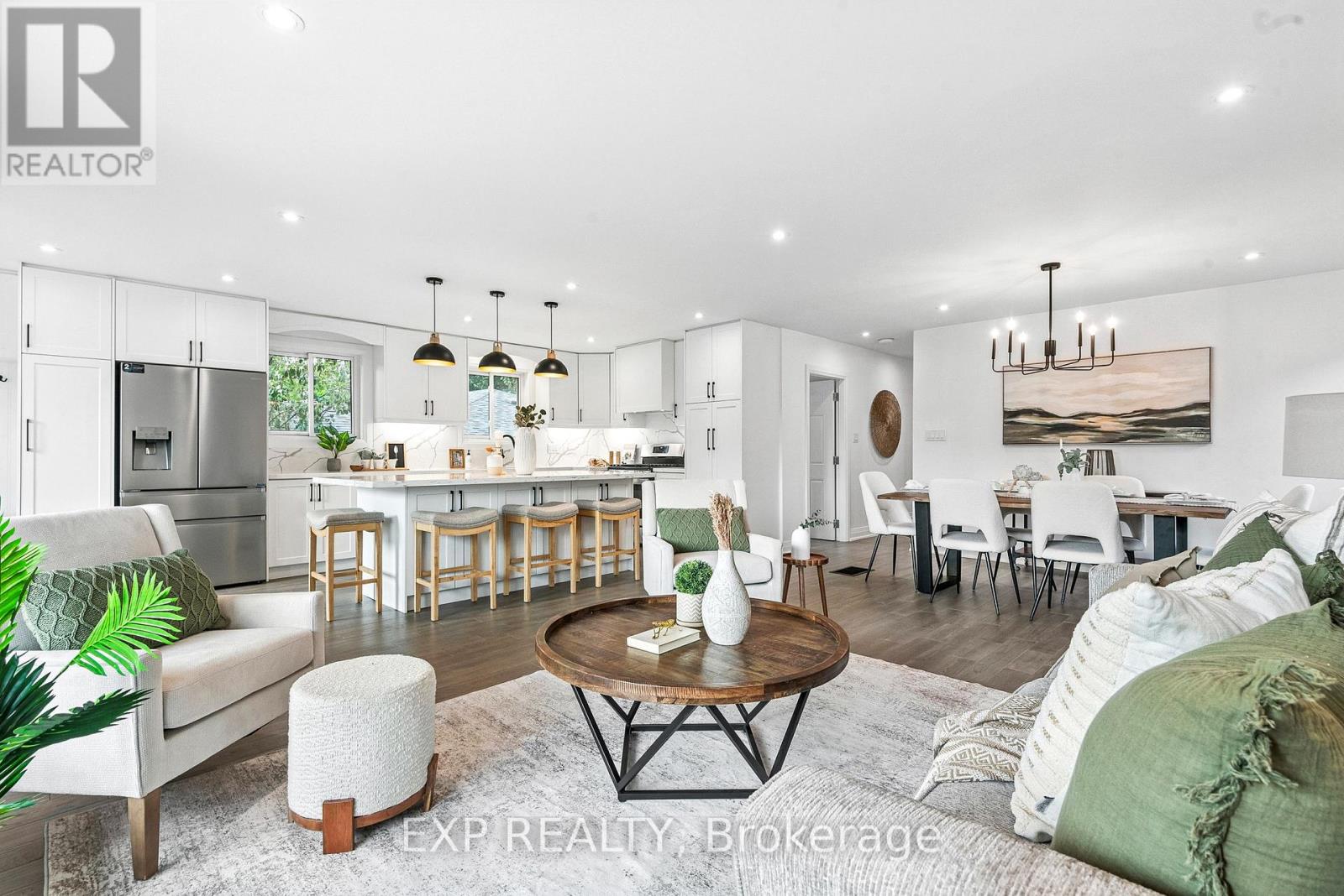 Photo 15 of 5 Midcroft Drive, Toronto ON