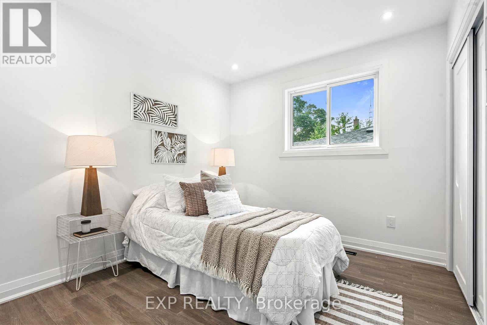 Photo 24 of 5 Midcroft Drive, Toronto ON