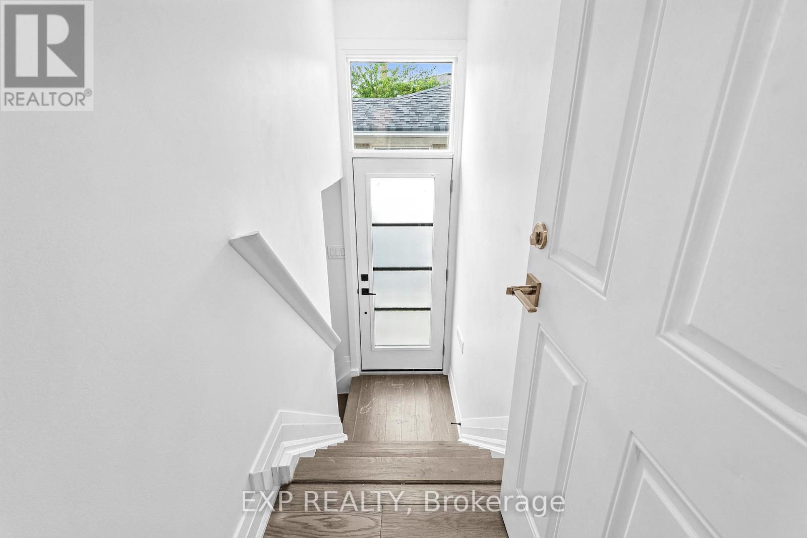Photo 27 of 5 Midcroft Drive, Toronto ON