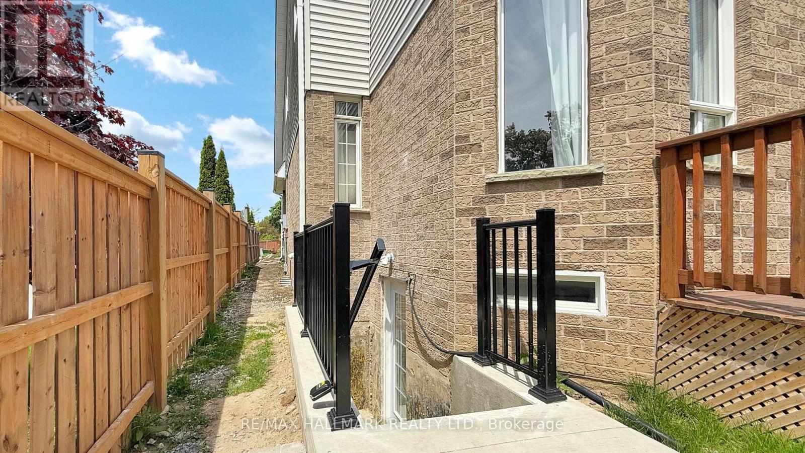 Photo 33 of Bsmt 1035 Beatrice Street E, Oshawa ON