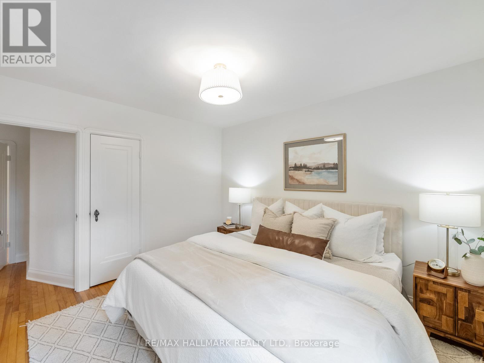 Photo 17 of 11 Briar Dale Boulevard, Toronto ON