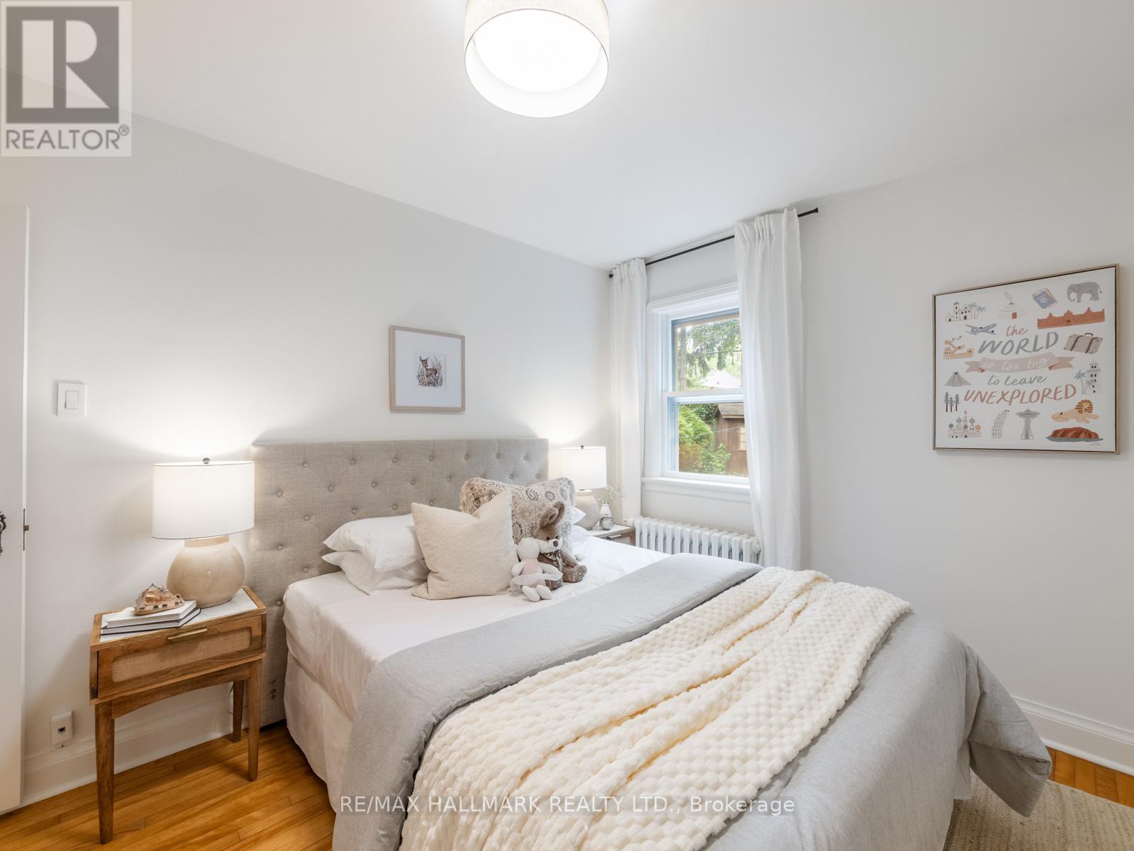 Photo 18 of 11 Briar Dale Boulevard, Toronto ON